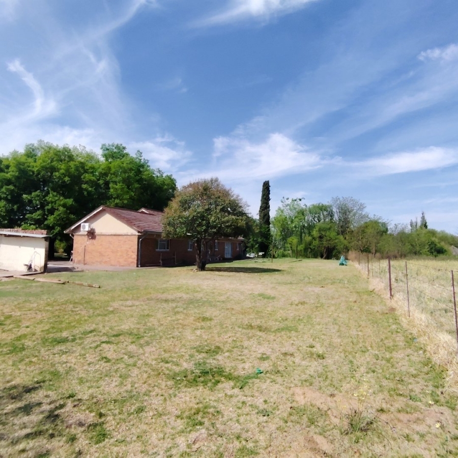 Commercial Property for Sale in Roodewal Free State